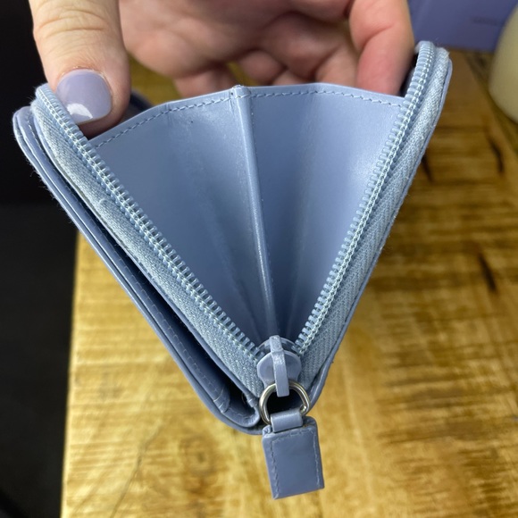 PRADA Compact Zippy Wallet in Smooth Leather - Picture 8 of 15